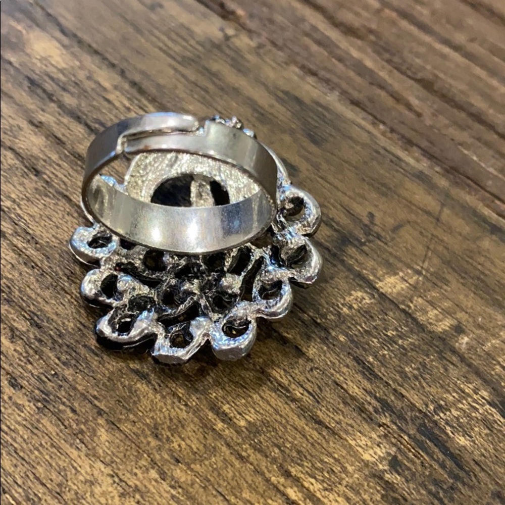 Ring - Picture 3 of 4